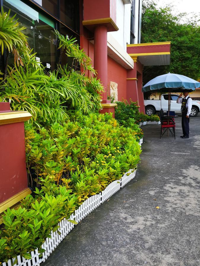 The Imperial Home Hotel Pak Kret Exterior photo
